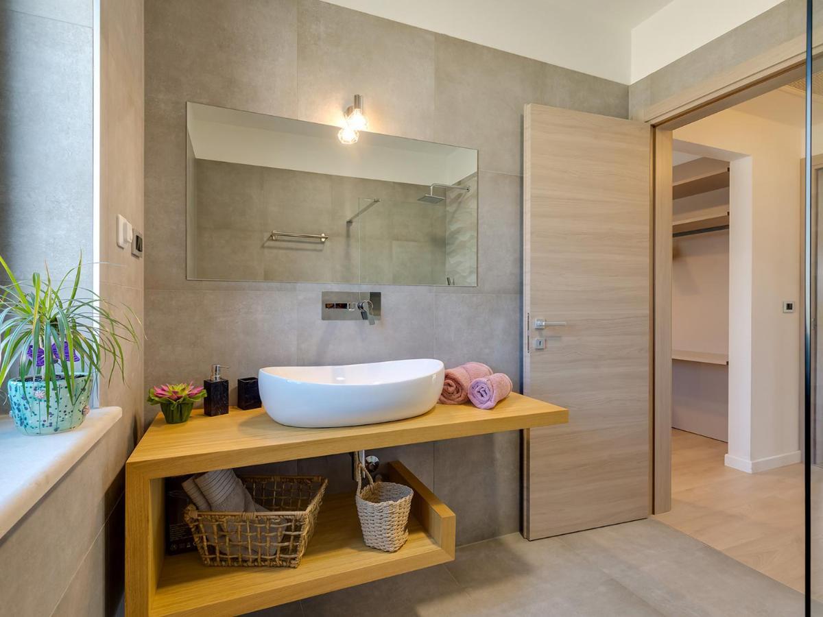 Villa Flora Vabriga Tar-Vabriga ภายนอก รูปภาพ