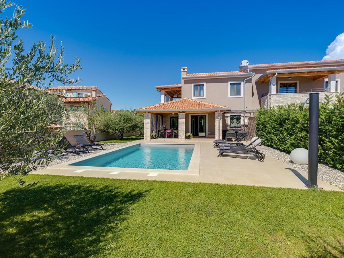 Villa Flora Vabriga Tar-Vabriga ภายนอก รูปภาพ